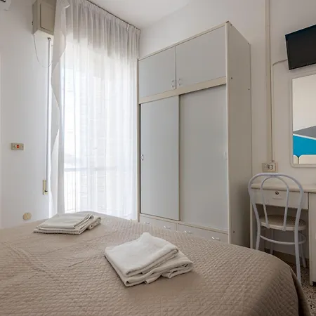 فندق Hotel Serafini ريميني