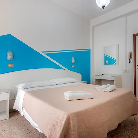Hotel Serafini فندق