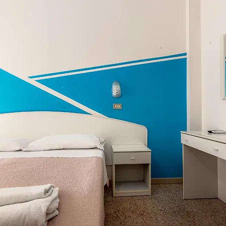 Hotel Serafini فندق ريميني