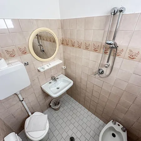 Hotel Serafini ريميني