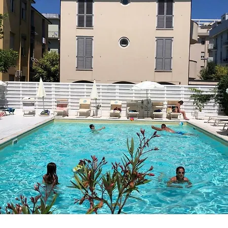 Del Parco ホテル 3*