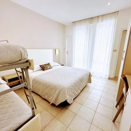 Aura Living 3*