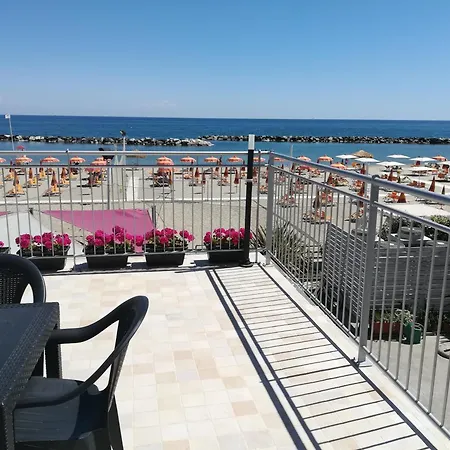 Otel & Cavalluccio Marino 3*