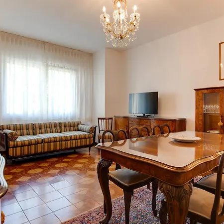 Casariosa, Centro Apartment