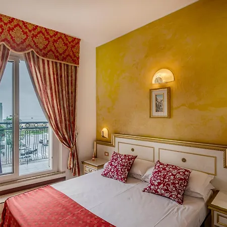King Hotel 3*