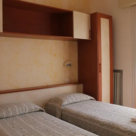 Turismo Hotel 2*