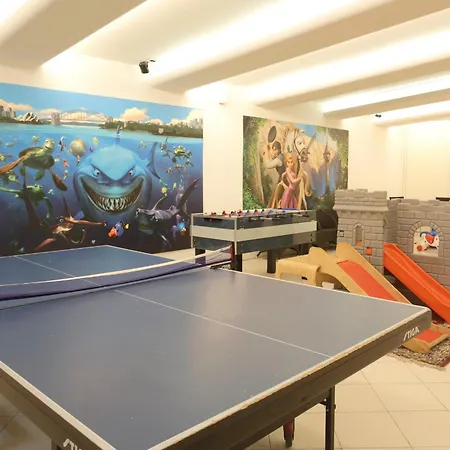 Leoni Hotel 3*