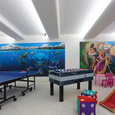 Leoni Hotel 3*