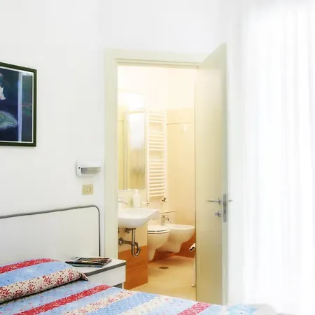 Leoni Hotel
