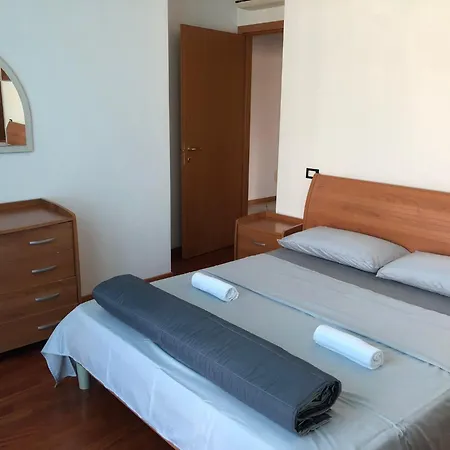 Apartamento Pm 3 Via Massimiliano Grazia