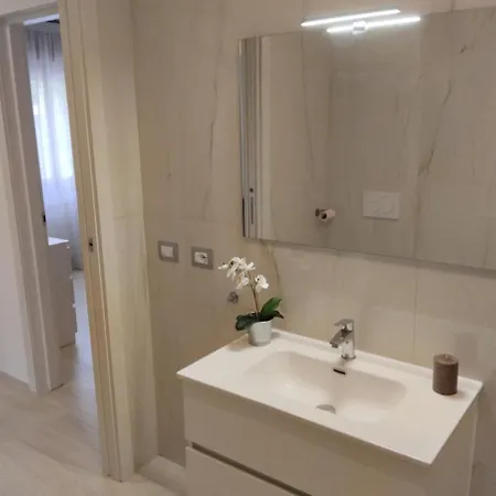 Palacongressi Ieg Fiera Exhibition Non Emettiamo Fatture Apartmán *