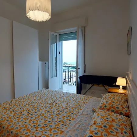 Appartamento Fronte Mare 60