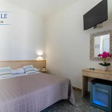 Hotell Constellation 3*