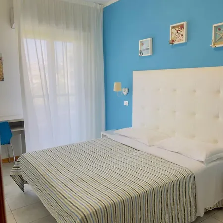מלון Betty Personal Style And Village 3*