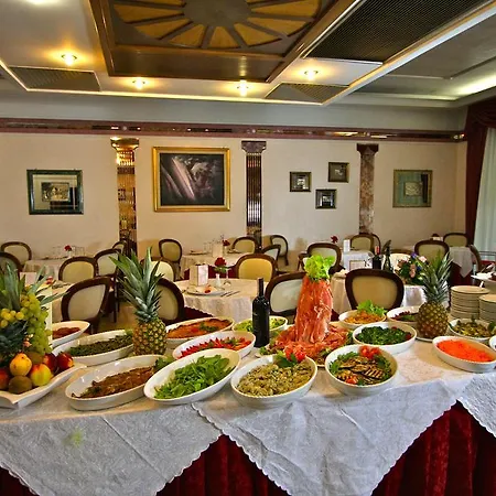 Hotel Vienna Ostenda E Ristorante Il Danubio 4*