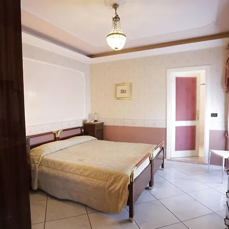 Vienna Ostenda E Ristorante Il Danubio Hotel 4*