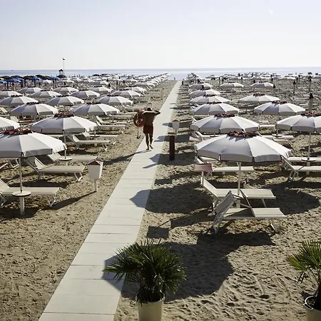 Aparthotel Fellini 3*