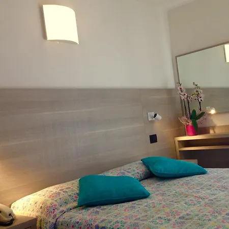 Hotel Daniela 3*