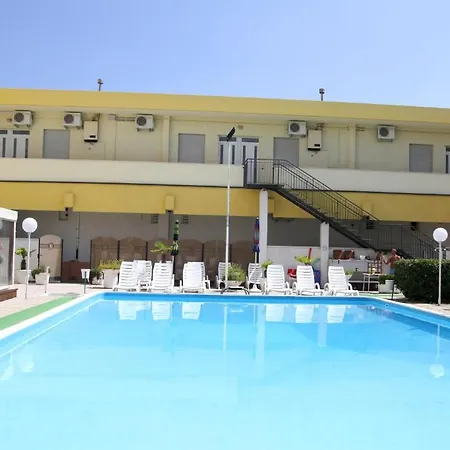 Montmartre Aparthotel Rimini