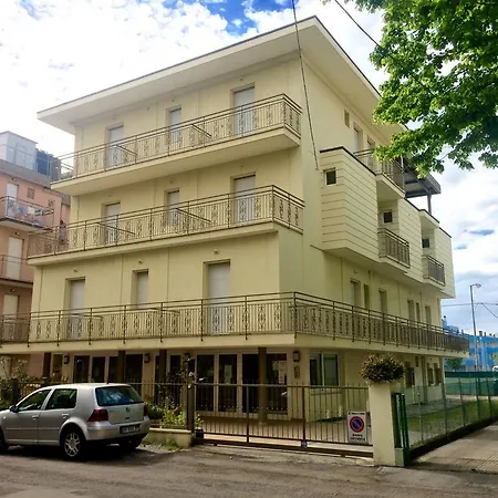 Monica Hotel 3*