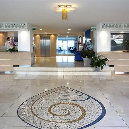 Hotel Ghirlandina