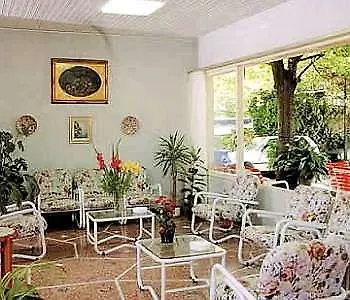 Отель Capri Римини
