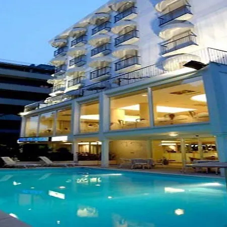 Hotel Royal Plaza 4*