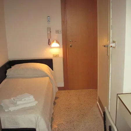 Tv Hotel 3*