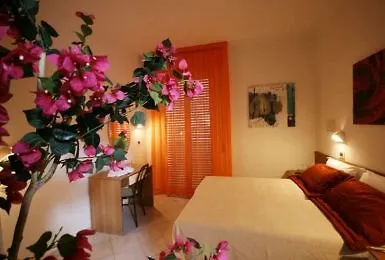 Hotel John 3*