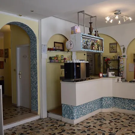 Hotel Ottavia 2*