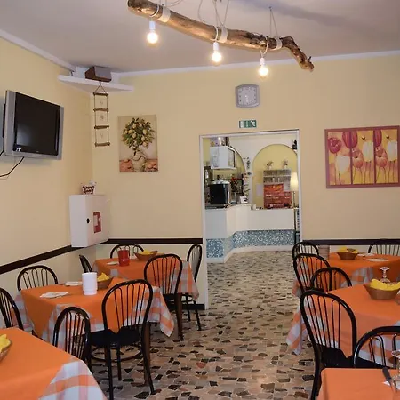 Hotel Ottavia 2*