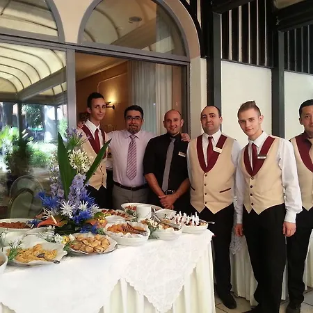 Vienna Ostenda E Ristorante Il Danubio Rimini