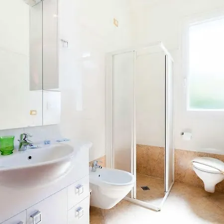 La Aparthotel 3*