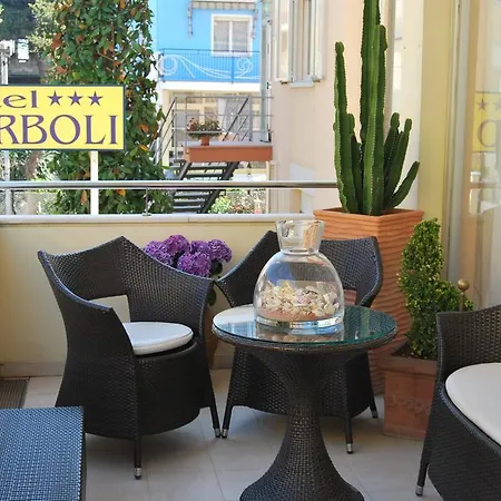 ホテル Acerboli