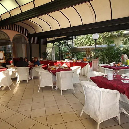 Vienna Ostenda E Ristorante Il Danubio Rimini