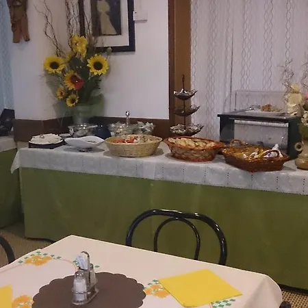 Отель Cortina 3*
