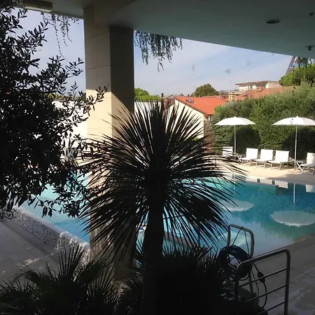 Byron Hotel 3*