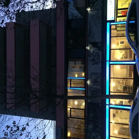 Hotel John 3*