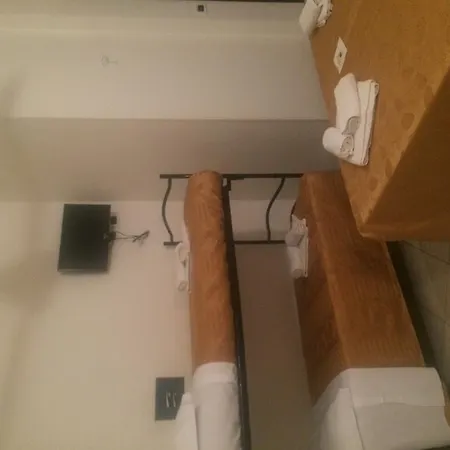 John Hotel 3*