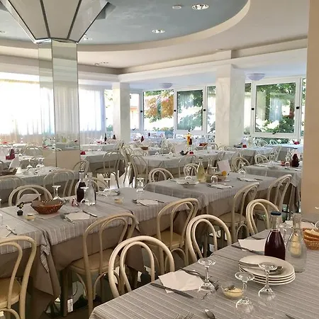 Hotel Monica