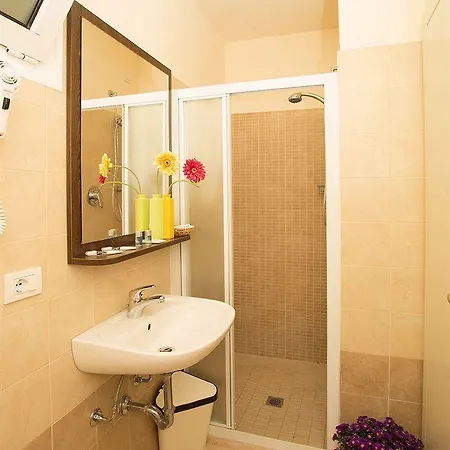 Hotel Alibi 3*