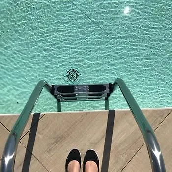 Residence Ten Suite Апартаменты *
