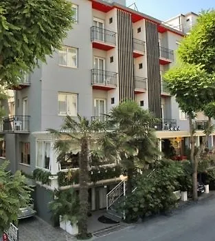Manu Hotel