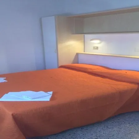 Alba Hotel 3*