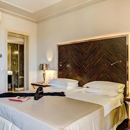 Byron Hotel