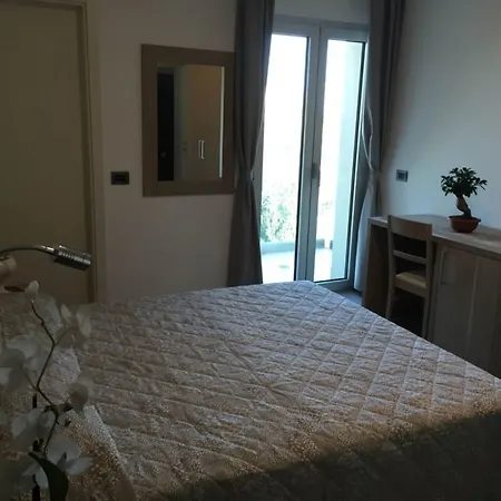 Aparthotel Albachiara 3*