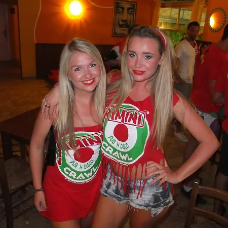 Sunflower Backpacker & Bar Ostello *