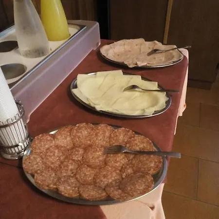 Emanuela 酒店