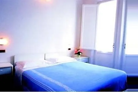 Hotel Italia 3*