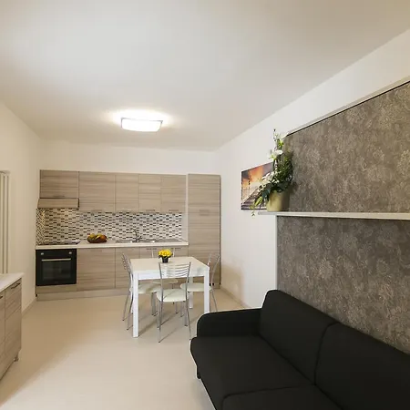 Residenza Riva Azzurra Aparthotel 2*